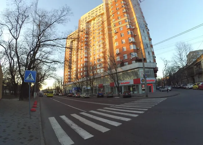 公寓 Usad'ba Razumovskogo 敖德萨